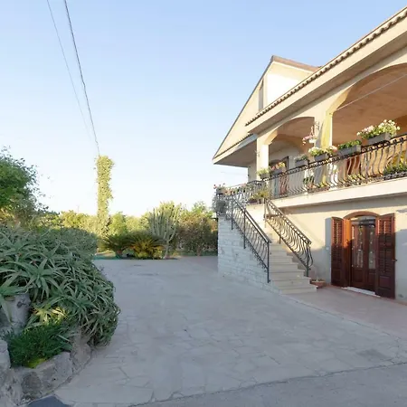 Ariabbona Tatil Evi *